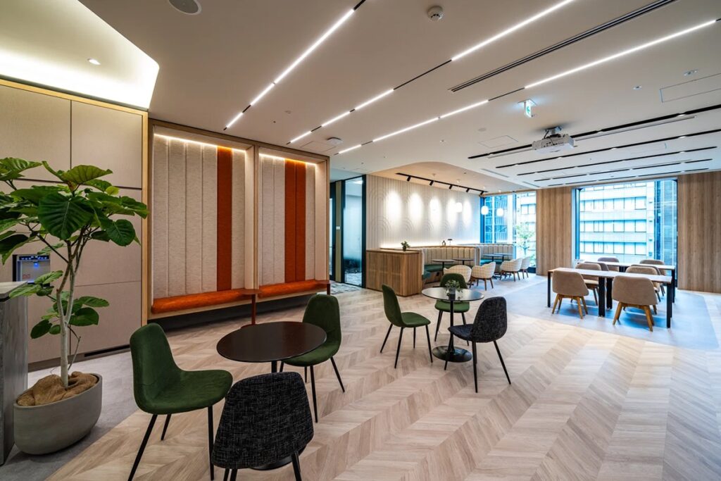 Compass Office's modern coworking office space in Tokyo designed for flexible work and growing businesses.