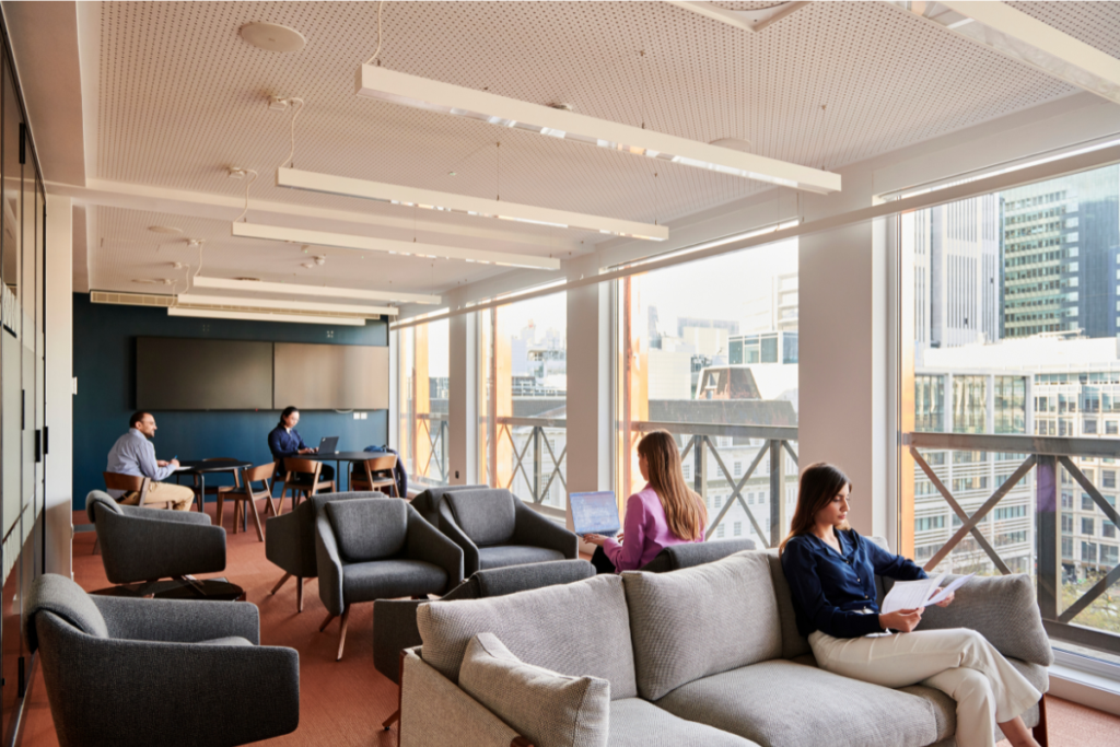 The Bayes Full-time MBA program exemplifies excellence in business education.