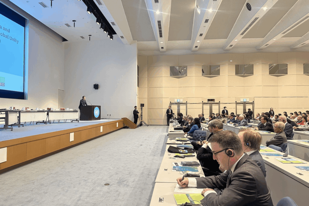 Nobel Laureates, Former Presidents Call For Peace and End to Arms Race