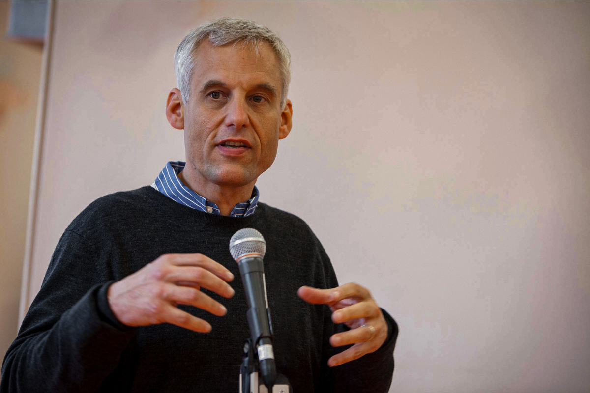 Leadership by Design: A Breakfast Roundtable with Daniel Hewett