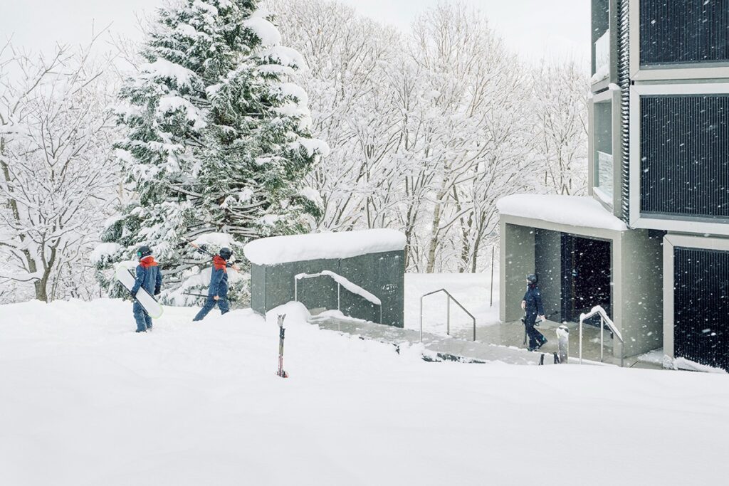 Scenes of Muwa Niseko’s luxury accommodations, ski facilities, dining experiences and exclusive owner amenities in Grand Hirafu.