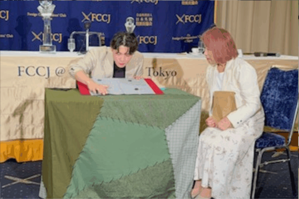 Japanese magician Ibuki performs magic at the FCCJ