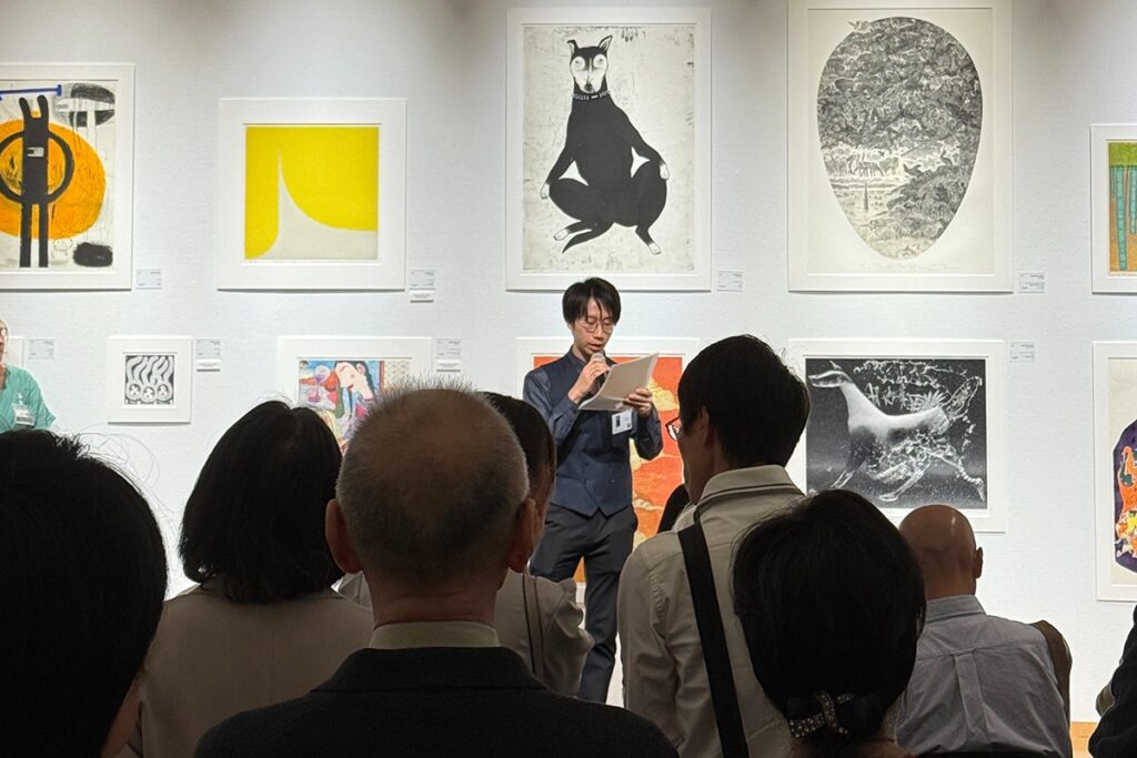 Kanta Kobayashi giving his acceptance speech.