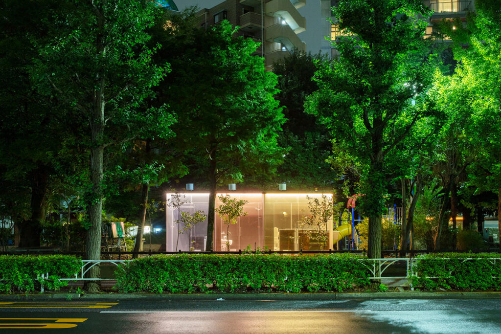 Yoyogi Fukamachi Mini Park public toilet