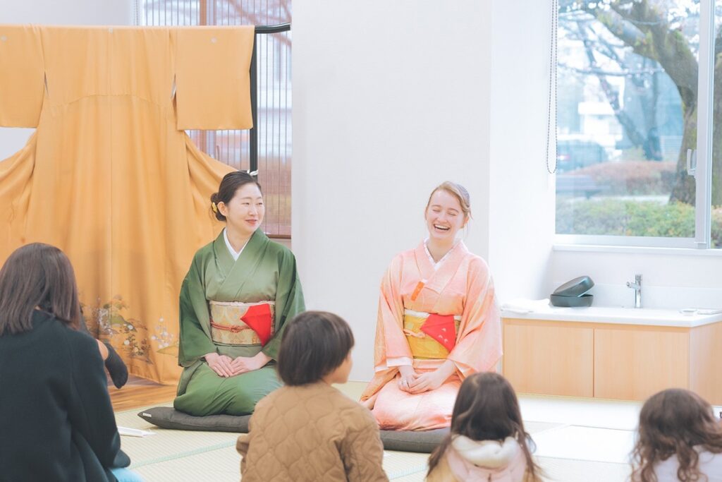 Tradi­tional instrumen­tation, regional folk dances, and tea ceremonies are part of the celebrations