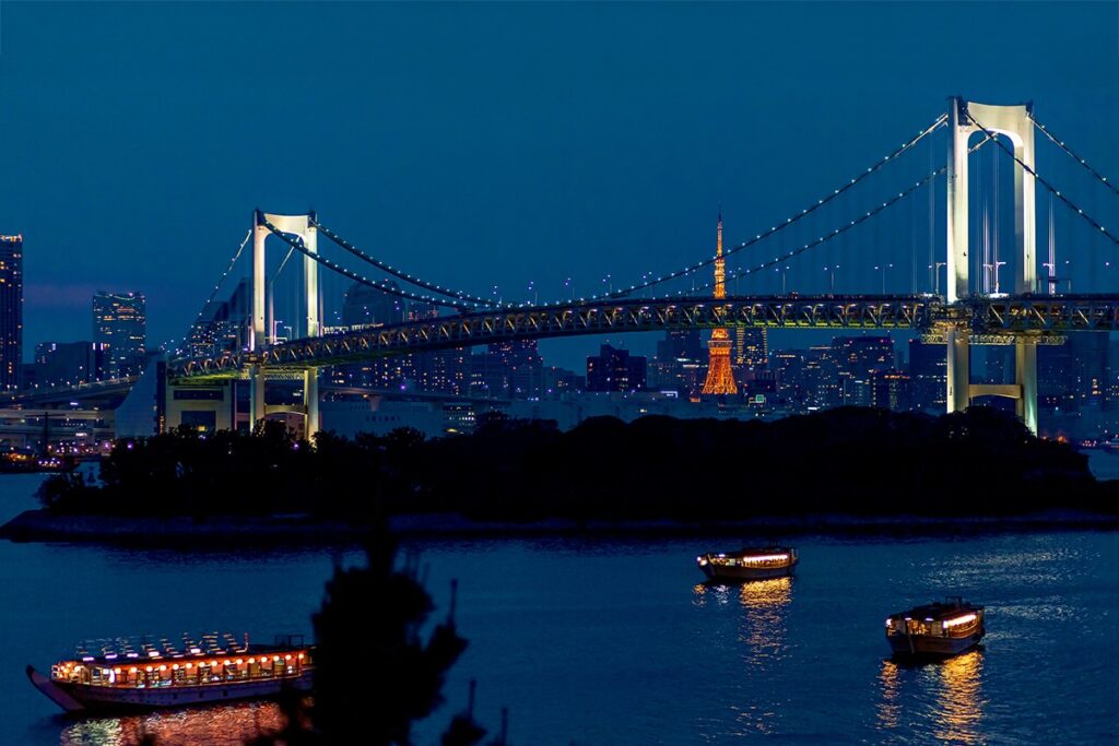 Yakatabune in Tokyo Bay with Rainbow Bridge
