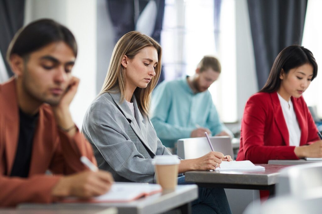 People taking the Japanese Language Proficiency Test