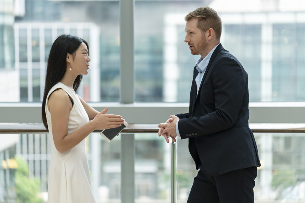 Workplace conversation in Japan