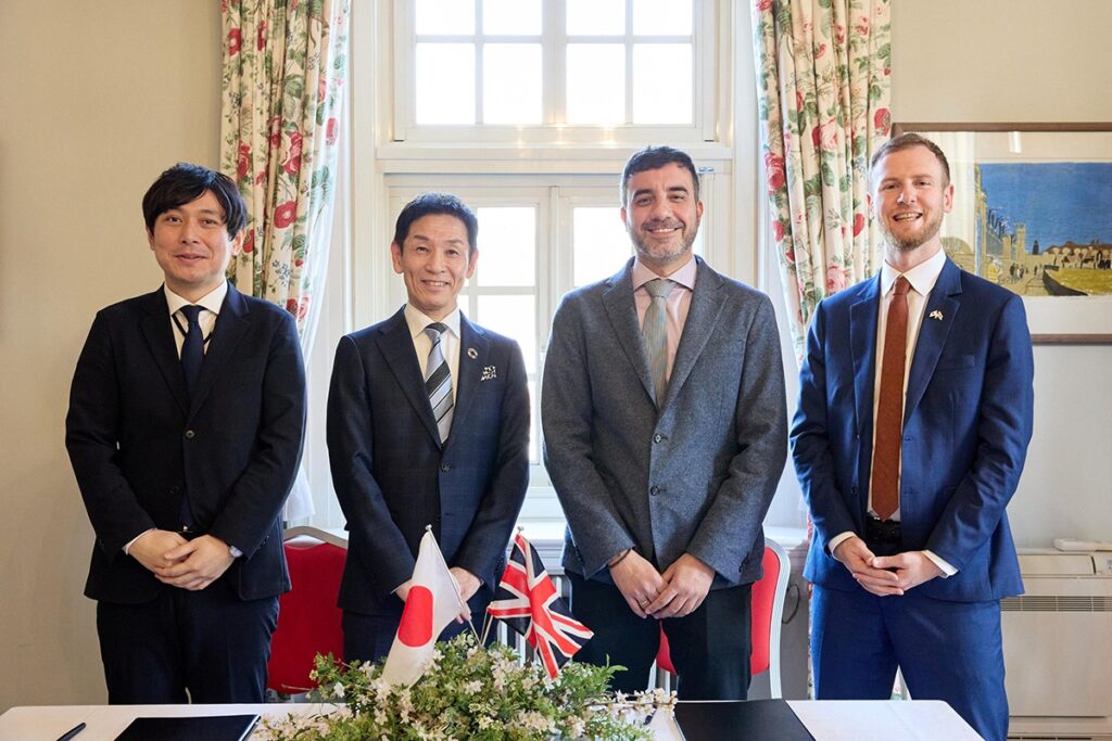 Lloyd's Register and FLOWRA Sign MoU on Floating Offshore Wind
