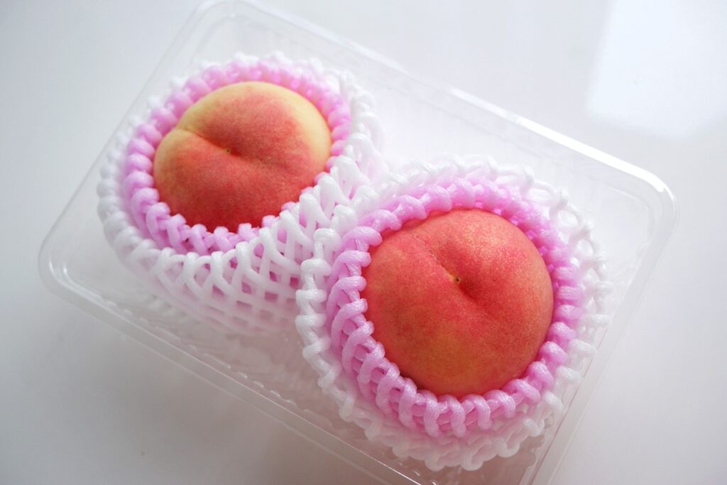 Fruit packaging using an abundance of plastics