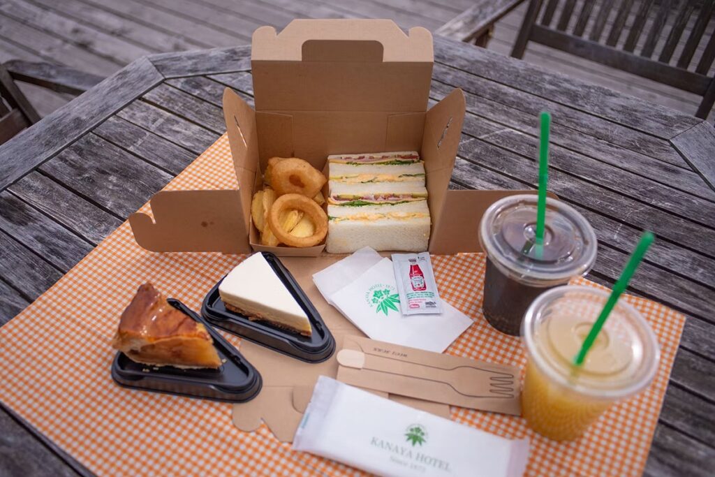 Exclusive takeout from the Chuzenji Kanaya Hotel for a picnic with view of Lake Chuzenji
