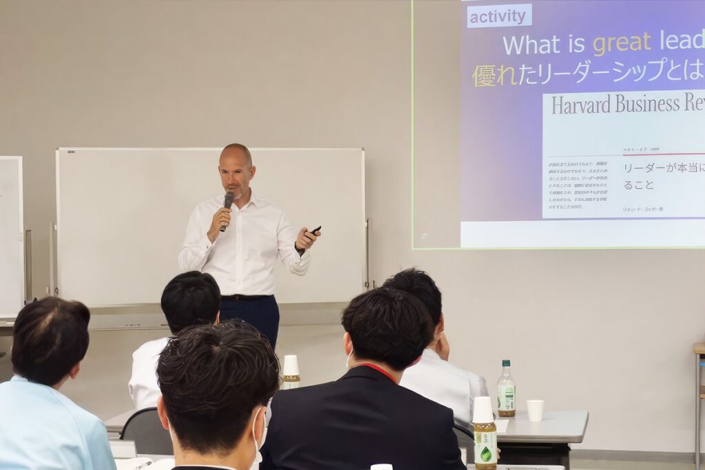 Paul Dupuis works with CEOs, boards and leadership teams across Japan and the wider Asia-Pacific region. 