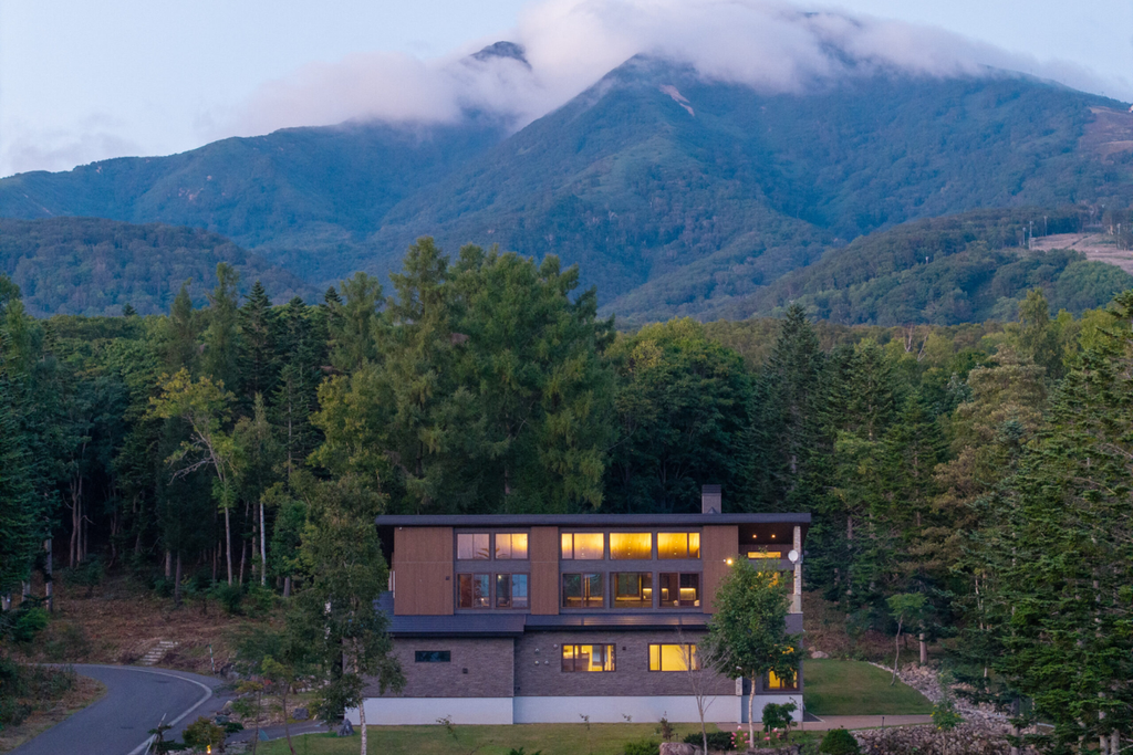 Tancho and Setsurin at Niseko Annupuri Residences
